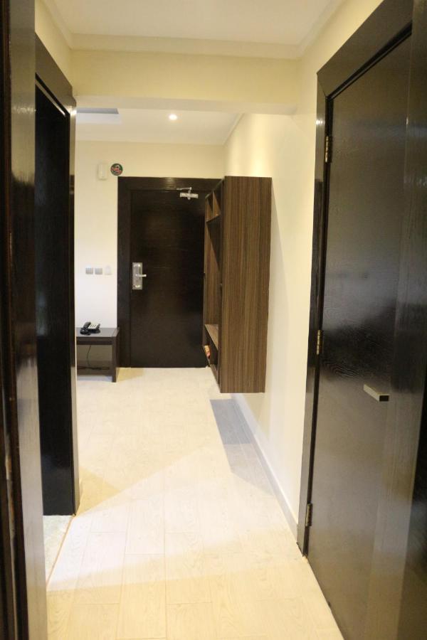 Valencia Hotel Suites Ель-Хубар Екстер'єр фото