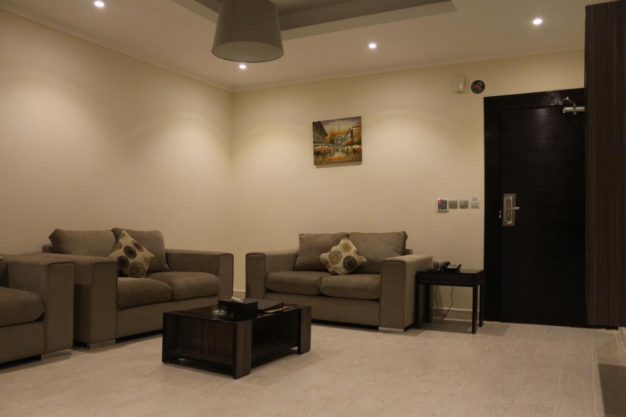 Valencia Hotel Suites Ель-Хубар Екстер'єр фото