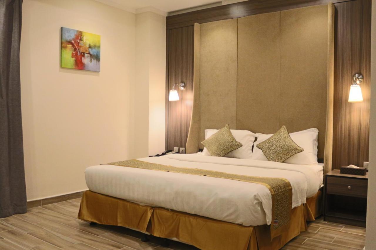 Valencia Hotel Suites Ель-Хубар Екстер'єр фото