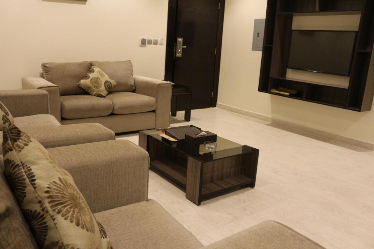 Valencia Hotel Suites Ель-Хубар Екстер'єр фото