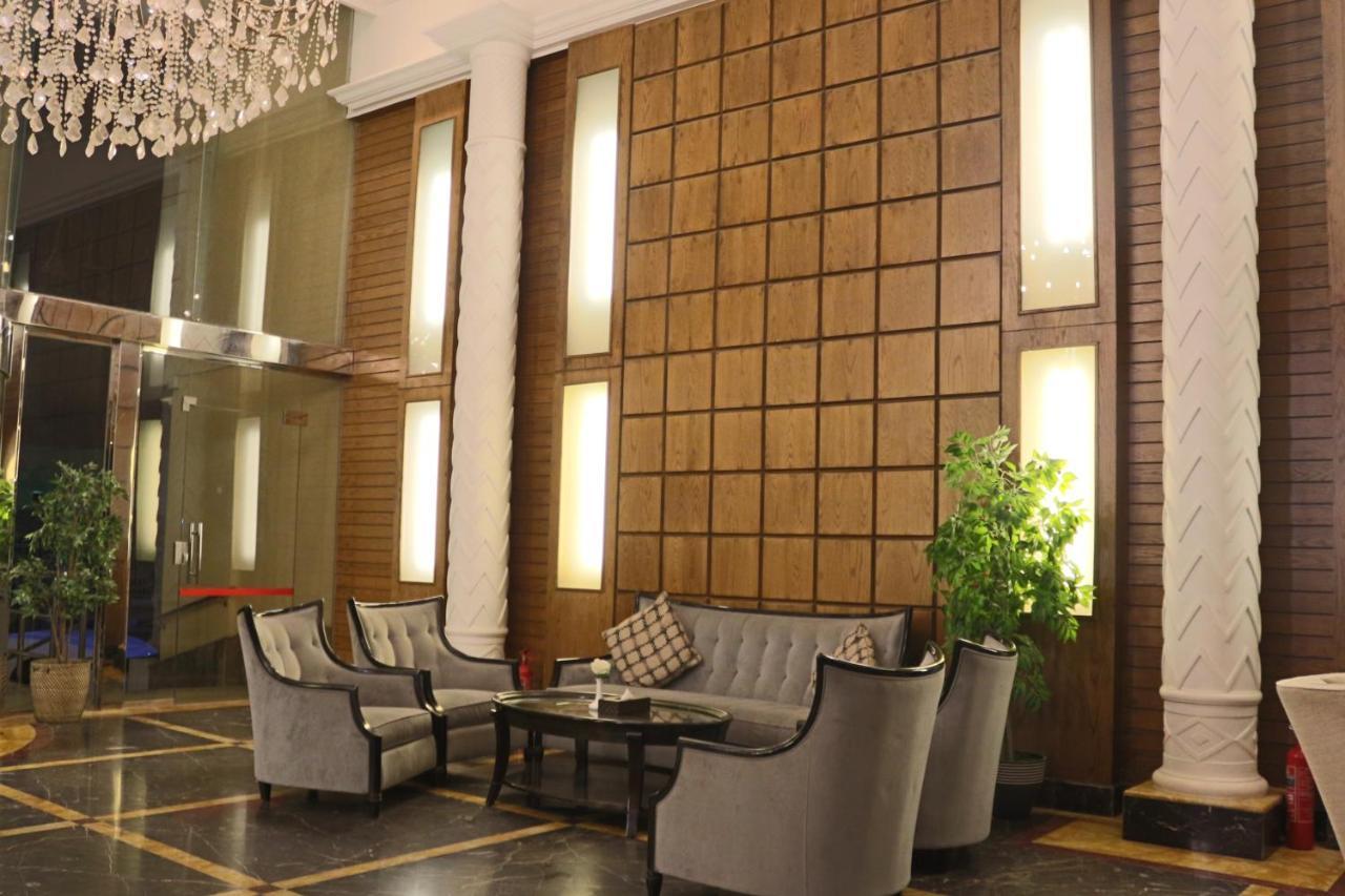 Valencia Hotel Suites Ель-Хубар Екстер'єр фото