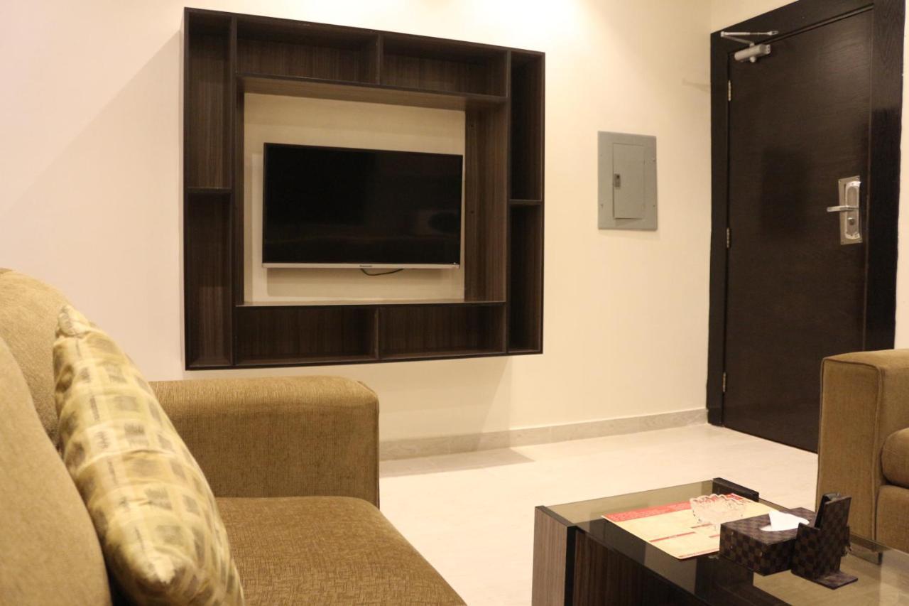 Valencia Hotel Suites Ель-Хубар Екстер'єр фото