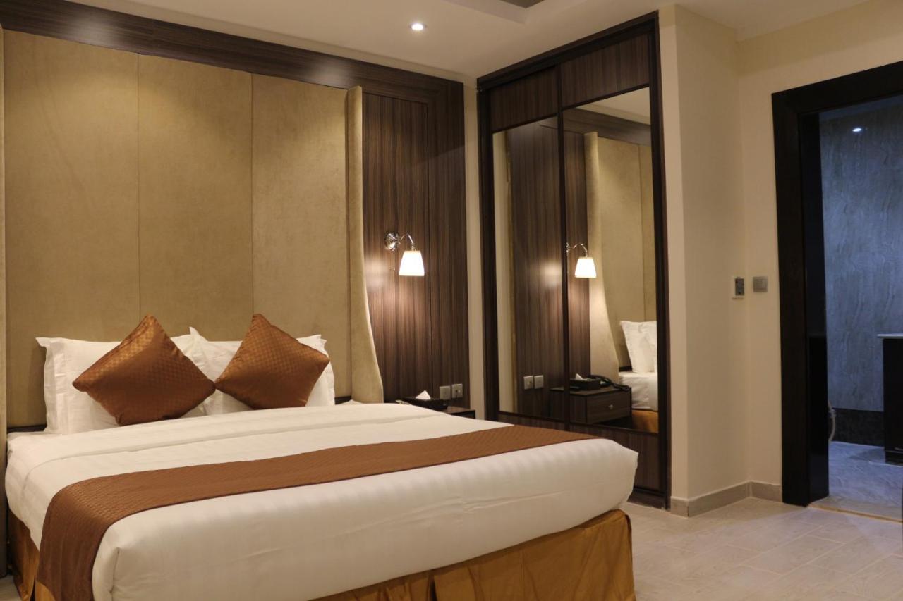 Valencia Hotel Suites Ель-Хубар Екстер'єр фото