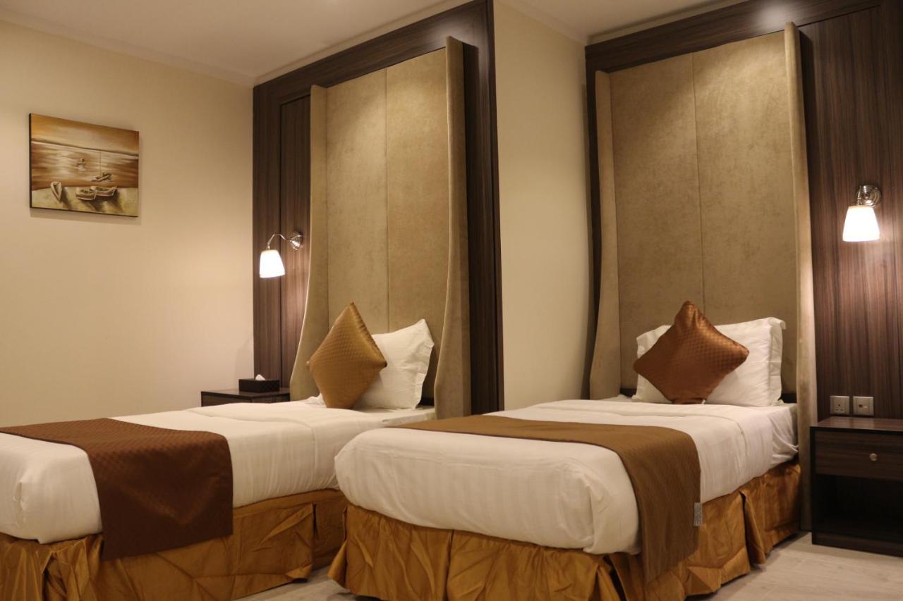 Valencia Hotel Suites Ель-Хубар Екстер'єр фото