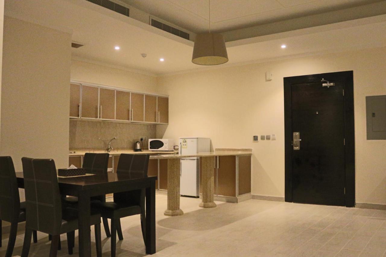 Valencia Hotel Suites Ель-Хубар Екстер'єр фото