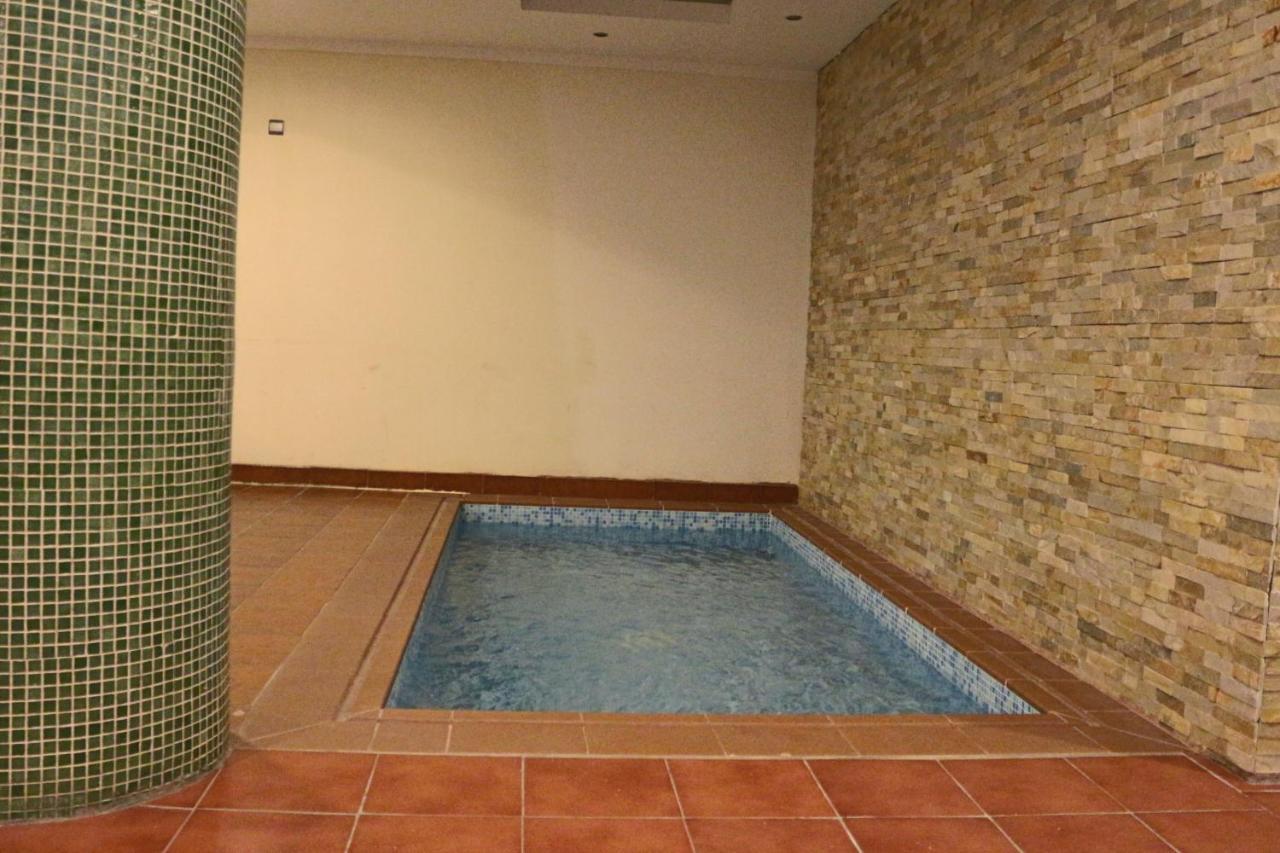 Valencia Hotel Suites Ель-Хубар Екстер'єр фото
