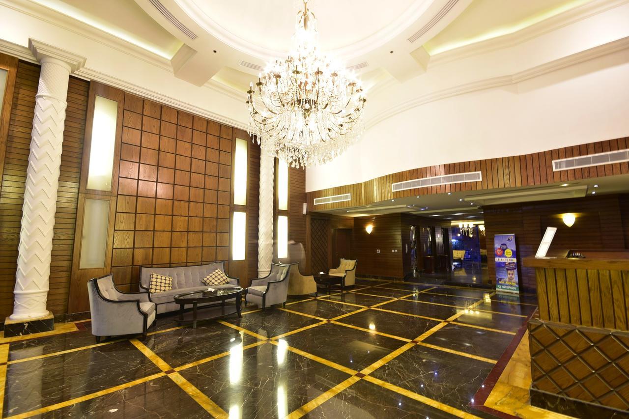 Valencia Hotel Suites Ель-Хубар Екстер'єр фото