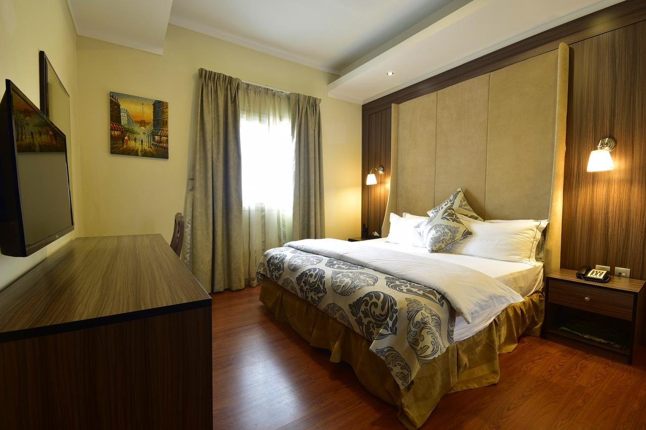 Valencia Hotel Suites Ель-Хубар Екстер'єр фото